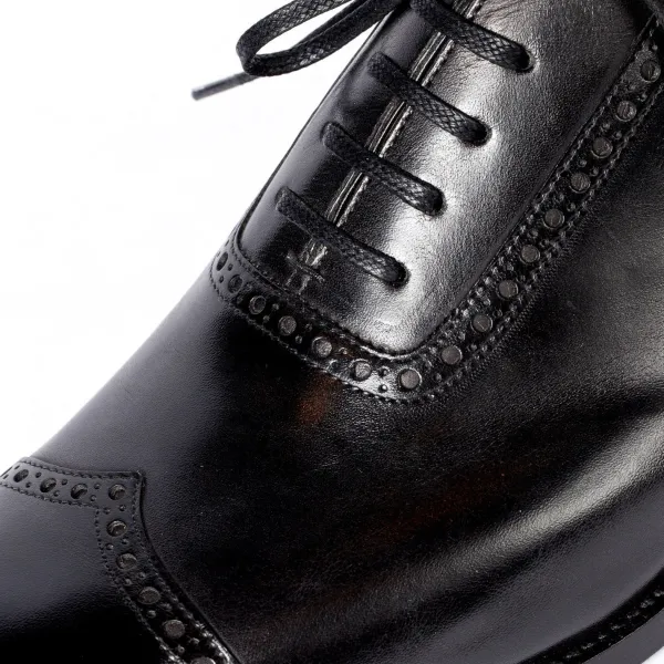 Saint Crispin's Schwarze „V-Cap"-Oxfors Aus Handgefarbtem Kalbsleder* Mto