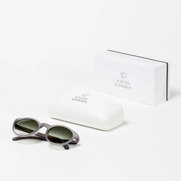 Lunettes Kollektion Sonnenbrille In Nebelgrau „Voyage Voyage"* Sonnenbrille
